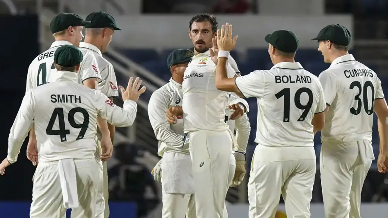 ব্যাটিং ধসে প্রথম দিনেই ২২৫ রানে অলআউট অস্ট্রেলিয়া