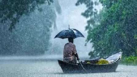অতিভারী বৃষ্টিপাত, সমুদ্র বন্দরে ৩ নম্বর সতর্ক সংকেত