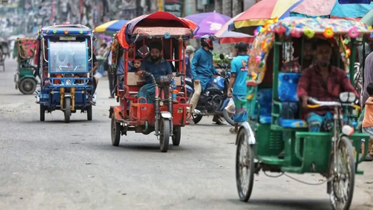 অটোরিকশায় বছরে রাজস্ব ক্ষতি ৪ হাজার কোটি টাকা