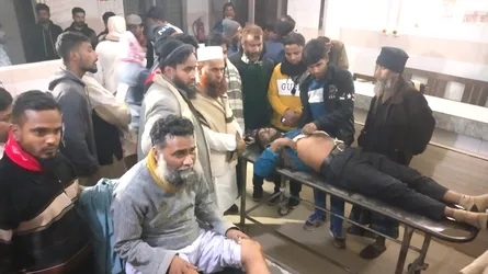 সিরাজগঞ্জে জামায়াত প্রার্থীর গণসংযোগে প্রতিপক্ষের হামলায় আহত ১২, প্রতিবাদে বিক্ষোভ