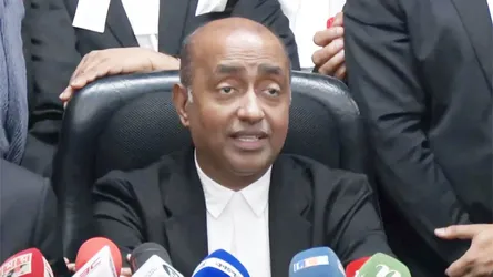 তত্ত্বাবধায়ক সরকার পুনর্বহালের মধ্য দিয়ে গণতান্ত্রিক মহাসড়কে চলা শুরু