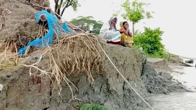বামনায় ঝুঁকিতে খাদ্যগুদাম, আবাসন প্রকল্প ও শিক্ষা প্রতিষ্ঠান