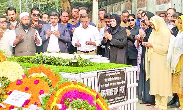 কোকোর কবর জিয়ারত করলেন তারেক রহমান