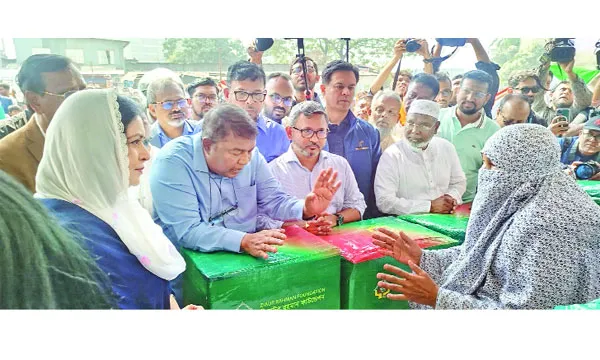 ভাসানটেকে অগ্নিকাণ্ডে ক্ষতিগ্রস্তদের পাশে  : ডা: জুবাইদা রহমান