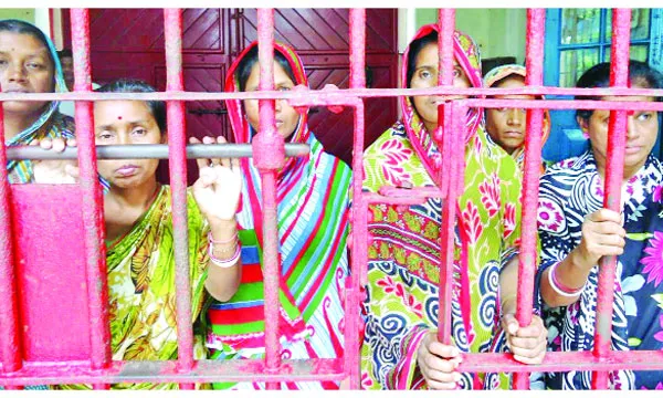বিদেশী চিহ্নিত ১৯ লাখ : বাংলাদেশে পুশইনের মহাপরিকল্পনা ভারতের