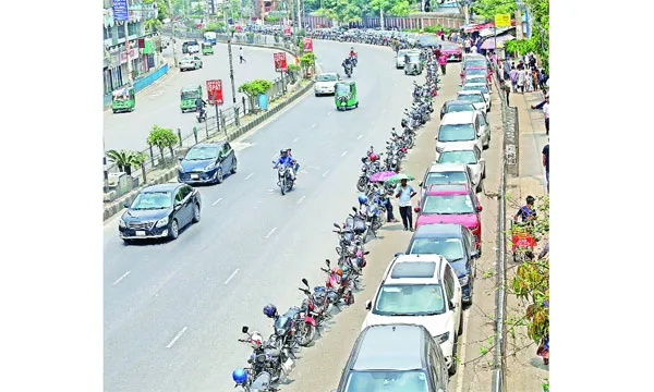 জরুরি সেবার যানবাহনকে অগ্রাধিকার দিতে বাধা