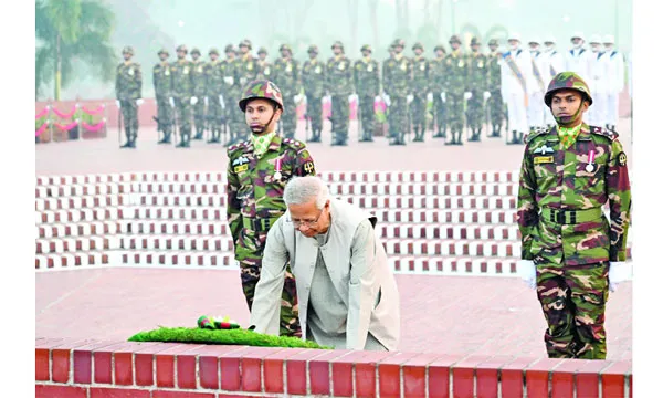 জাতীয় স্মৃতিসৌধে প্রধান উপদেষ্টার শ্রদ্ধা