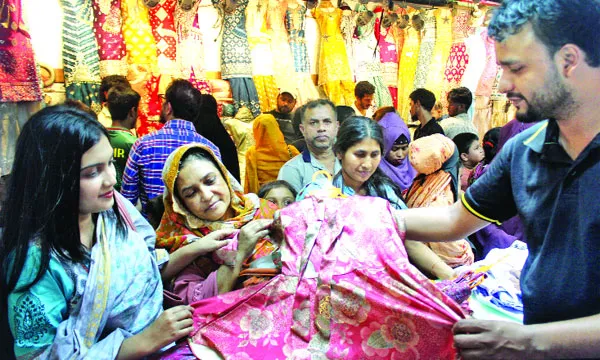 রাজধানী সুপার মার্কেটে প্রত্যাশা মিটছে না ব্যবসায়ীদের