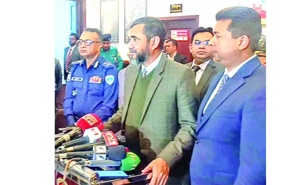 আইনশৃঙ্খলা বাহিনীর অভিযানের খবর মিডিয়ায় ছড়িয়ে দিতে হবে  চট্টগ্রামে ইসি সানাউল্লাহ