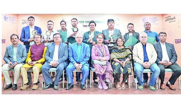 সংস্কারে রাজনৈতিক ও আমলাতান্ত্রিক সংস্কৃতির পরিবর্তন প্রয়োজন : টিআইবি