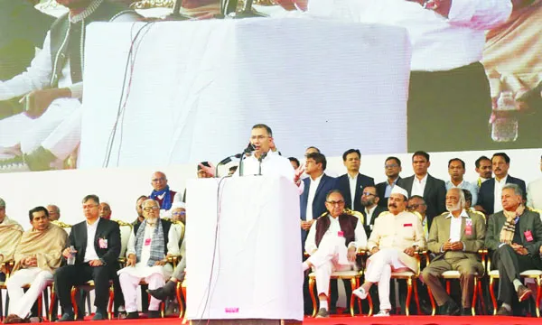 প্রিয় নেতাকে দেখতে লাখো জনতার ভিড়