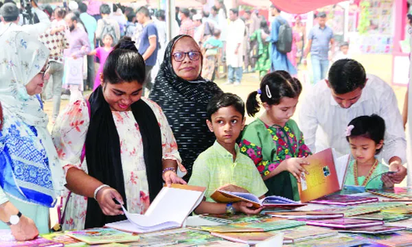 পাঠক বৃদ্ধিতে শঙ্কা কাটছে