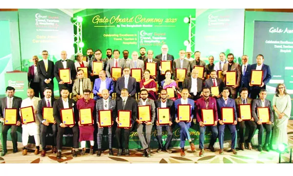 বাংলাদেশ ট্র্যাভেল, ট্যুরিজম অ্যান্ড হসপিটালিটি অ্যাওয়ার্ডস প্রদান