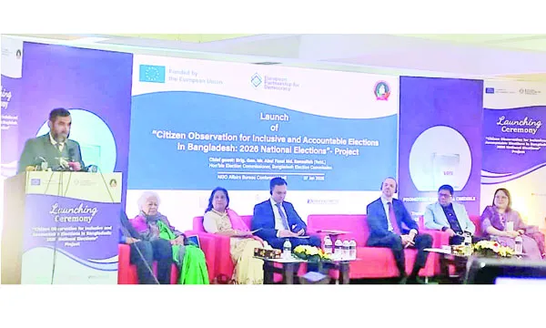 লাইনচ্যুত ট্রেনকে লাইনে ফেরানোর চেষ্টা এই ভোটে