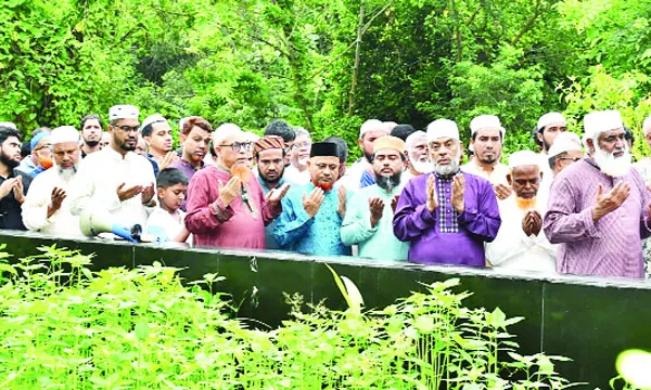 জুলাই গণ-অভ্যুত্থানের  শহীদদের কবর জিয়ারত জামায়াত নেতাদের