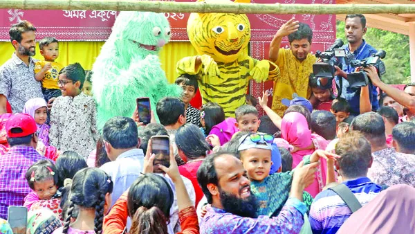 অগোছালো প্রাঙ্গণে এখনো চলছে নির্মাণকাজ