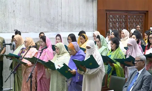 শপথ নিলেন সংরক্ষিত নারী আসনের সদস্যরা