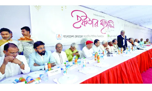 গণতন্ত্রকে প্রাতিষ্ঠানিক রূপ  দিতে সংসদকে সব কর্মকাণ্ডের  কেন্দ্রবিন্দু করতে হবে