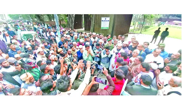 অস্ত্র-অর্থদাতাদের সন্ধান মেলেনি ১০ দিনেও
