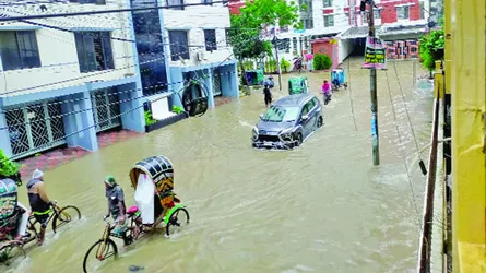 আবারো পানিতে ডুবেছে চট্টগ্রামের বিস্তীর্ণ এলাকা
