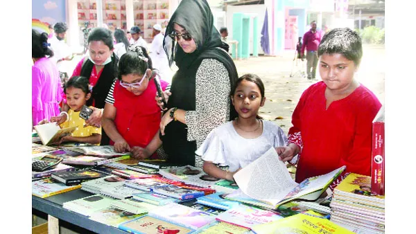 শিশুদের কলকাকলিতে মুখর বইমেলা