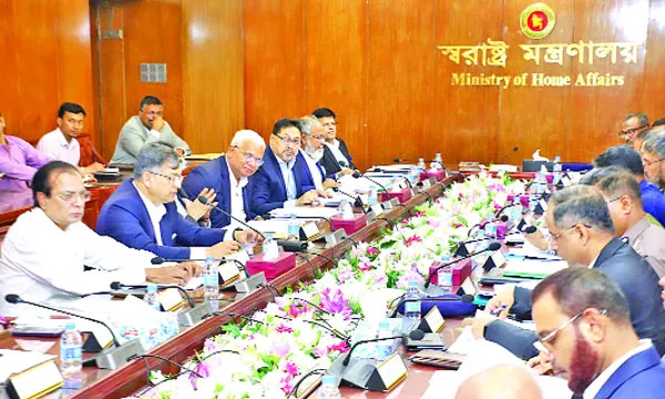আইনশৃঙ্খলা নিয়ন্ত্রণে সরকার  কঠোর অবস্থানে : স্বরাষ্ট্রমন্ত্রী