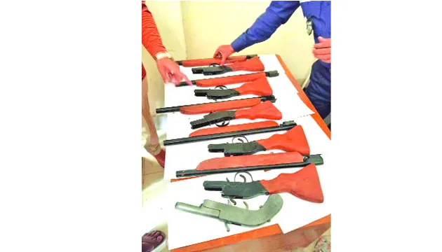 নোয়াখালীতে কবরস্থান থেকে অস্ত্র উদ্ধার