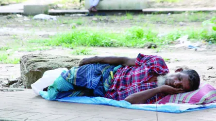 তীব্র তাপদাহে উত্তপ্ত দেশ