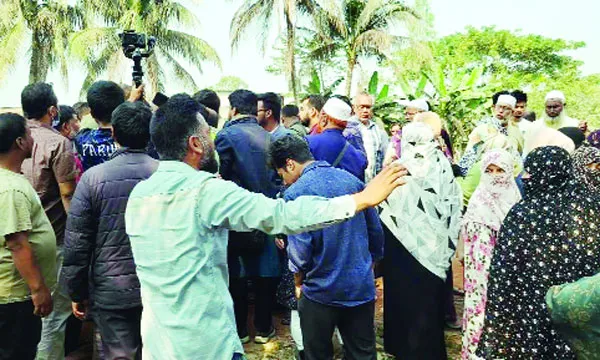 প্রশাসনের পক্ষপাতিত্বের অভিযোগে সরে দাঁড়ালেন স্বতন্ত্র প্রার্থী