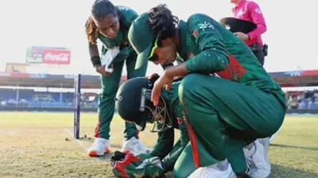 ম্যাচ হেরে কান্নায় ভেঙে পড়েন স্বর্ণা-মারুফারা