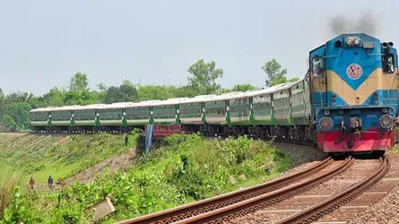 ঈদের ট্রেনযাত্রা : আজ বিক্রি ২৬ মে’র টিকিট