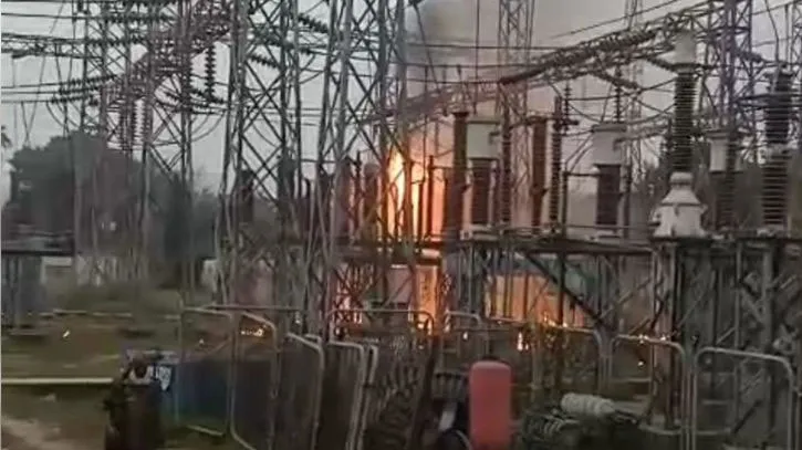 বন্দরে বিদ্যুৎ উপকেন্দ্রে আগুন