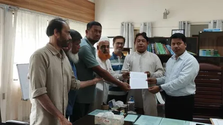 বান্দরবানে ৬ দফা দাবিতে বিভাগীয় কমিশনার বরাবর স্মারকলিপি প্রদান