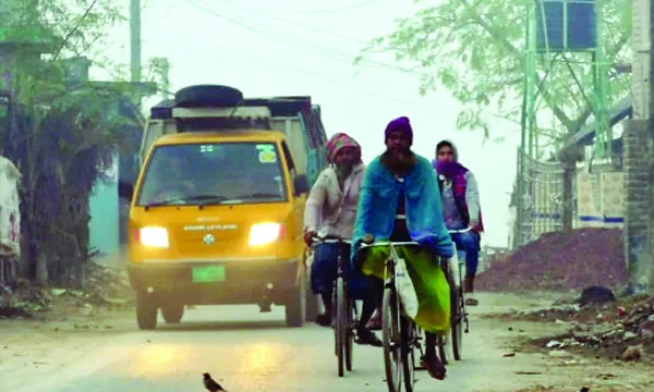 কনকনে ঠাণ্ডায় স্থবির জনজীবন