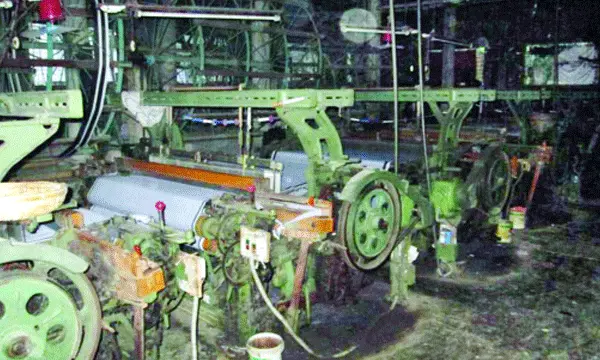 পাবনায় লোডশেডিংয়ে বিদ্যুৎচালিত ৩৩ হাজার তাঁত বন্ধ