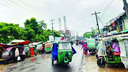 অনুমোদনহীন যানবাহনের দাপটে বাড়ছে দুর্ঘটনা ও প্রাণহানি