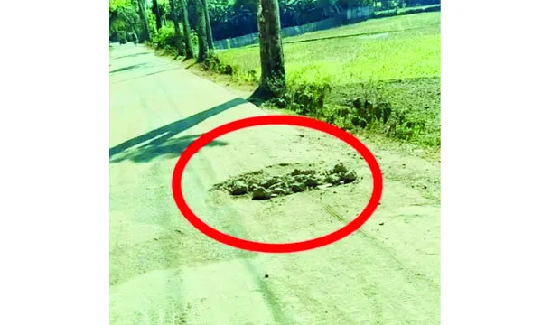 দোয়ারাবাজারে সড়ক সংস্কার অসম্পূর্ণ রেখে ঠিকাদার উধাও