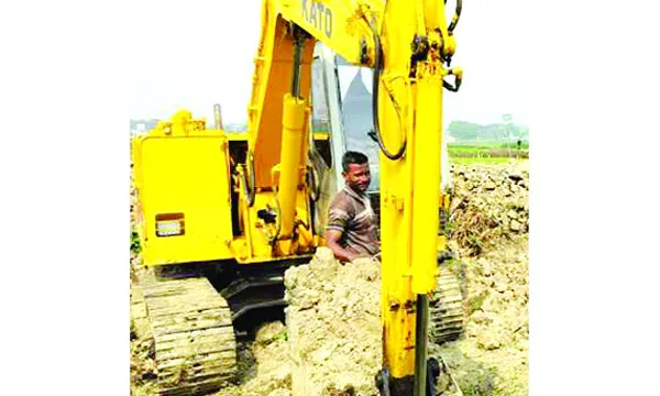 ওসমানীনগরে টপ সয়েল লুটের মহোৎসব
