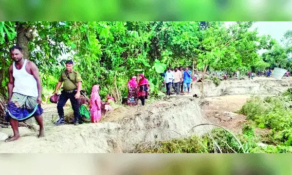 তিস্তার ভাঙনে এক রাতেই ভিটেহারা শতাধিক পরিবার