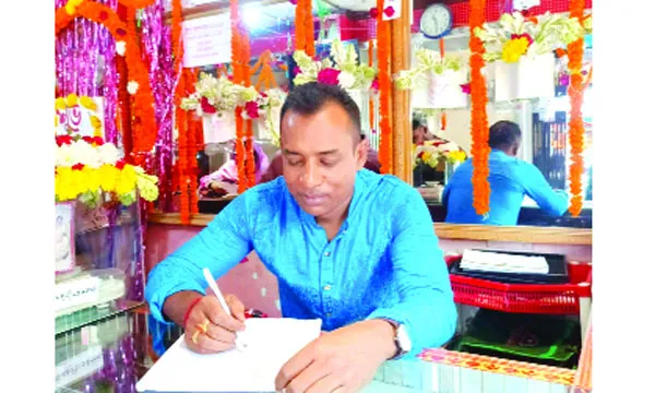 লোহাগাড়ায় এখনো টিকে আছে হালখাতা