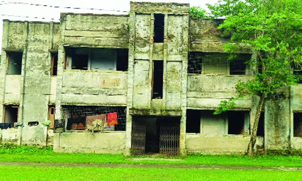 আবাসন সঙ্কটে দেওয়ানগঞ্জের সরকারি কর্মকর্তা-কর্মচারীরা
