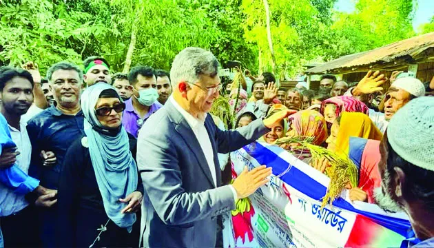 চকরিয়ায় সালাহউদ্দিন আহমেদের গণসংযোগ