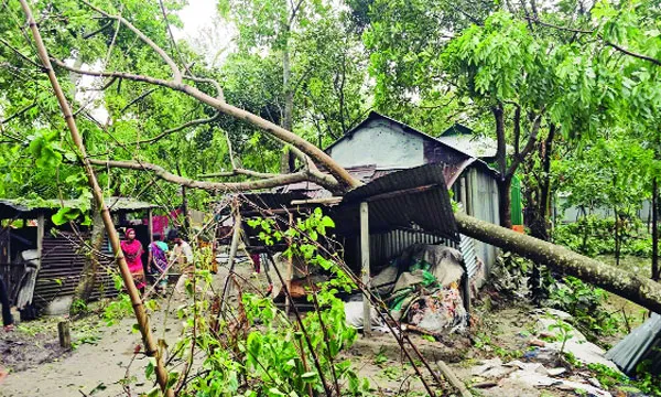 কালবৈশাখীর তাণ্ডবে ব্যাপক ক্ষয়ক্ষতি