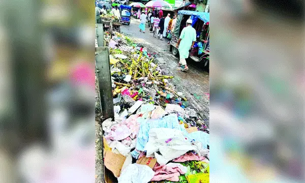 জলাবদ্ধতা-ময়লার স্তূপে নাকাল চকরিয়া পৌরবাসী