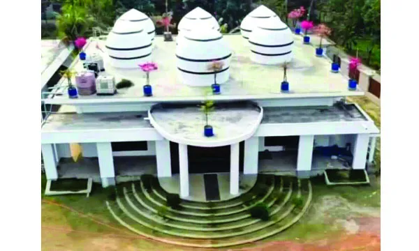 পারস্য-মোগল স্থাপত্যের ছোঁয়ায় দৃষ্টিনন্দন সাত গম্বুজ মসজিদ
