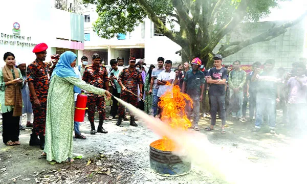 রুয়েটে ফায়ার সেফটিএডুকেশন বিষয়ক প্রশিক্ষণ