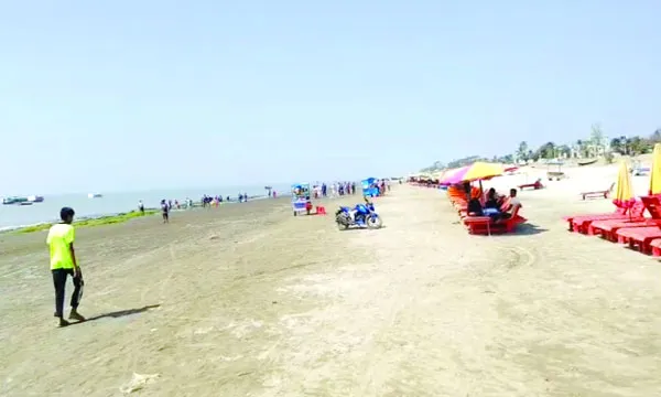 ফাগুনের প্রথম দিনেও  পর্যটকশূন্য কুয়াকাটা