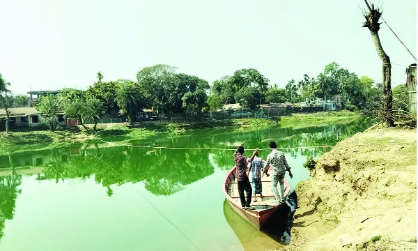 ভোগাই নদীর ওপর একটি ব্রিজের অভাবে পৌরবাসীর দুর্ভোগ