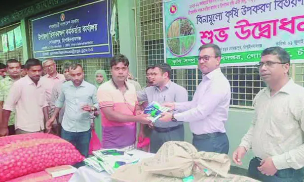 গোমস্তাপুরে কৃষি প্রণোদনা উপকরণ বিতরণ শুরু