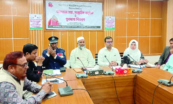 গোমস্তাপুরে উপজেলা কর্মকর্তাদের সাথে এমপির মতবিনিময়
